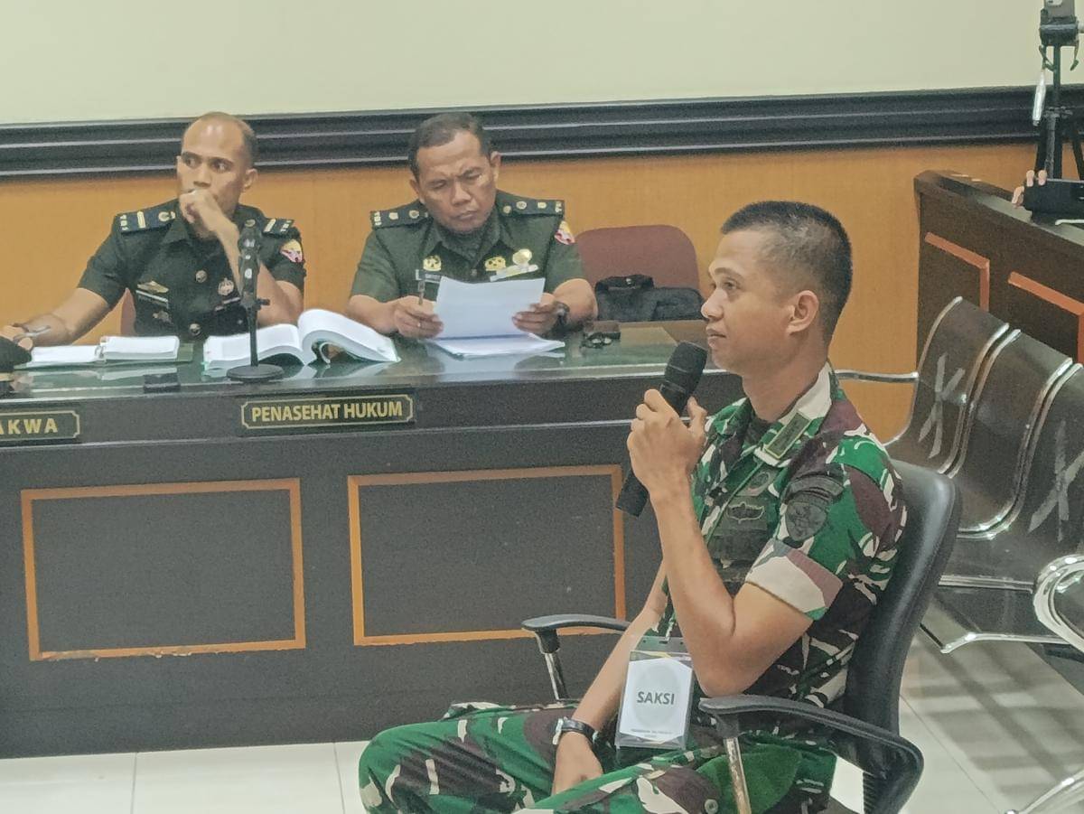 Komandan Kompi C Lettu Ahmad Ahda memberi kesaksian di sidang Prada Lucky. (IDN Times/Putra Bali Mula)