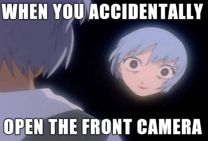 meme kartun tentang kamera depan