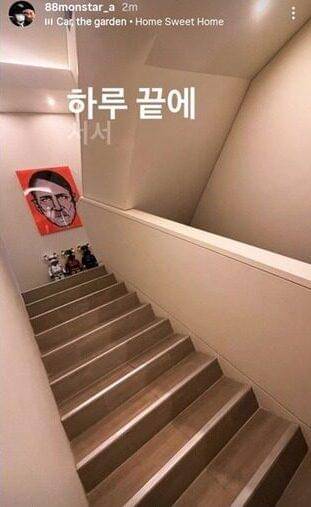 MC Mong hadapi kecaman keras karena foto Adolf Hitler di rumahnya