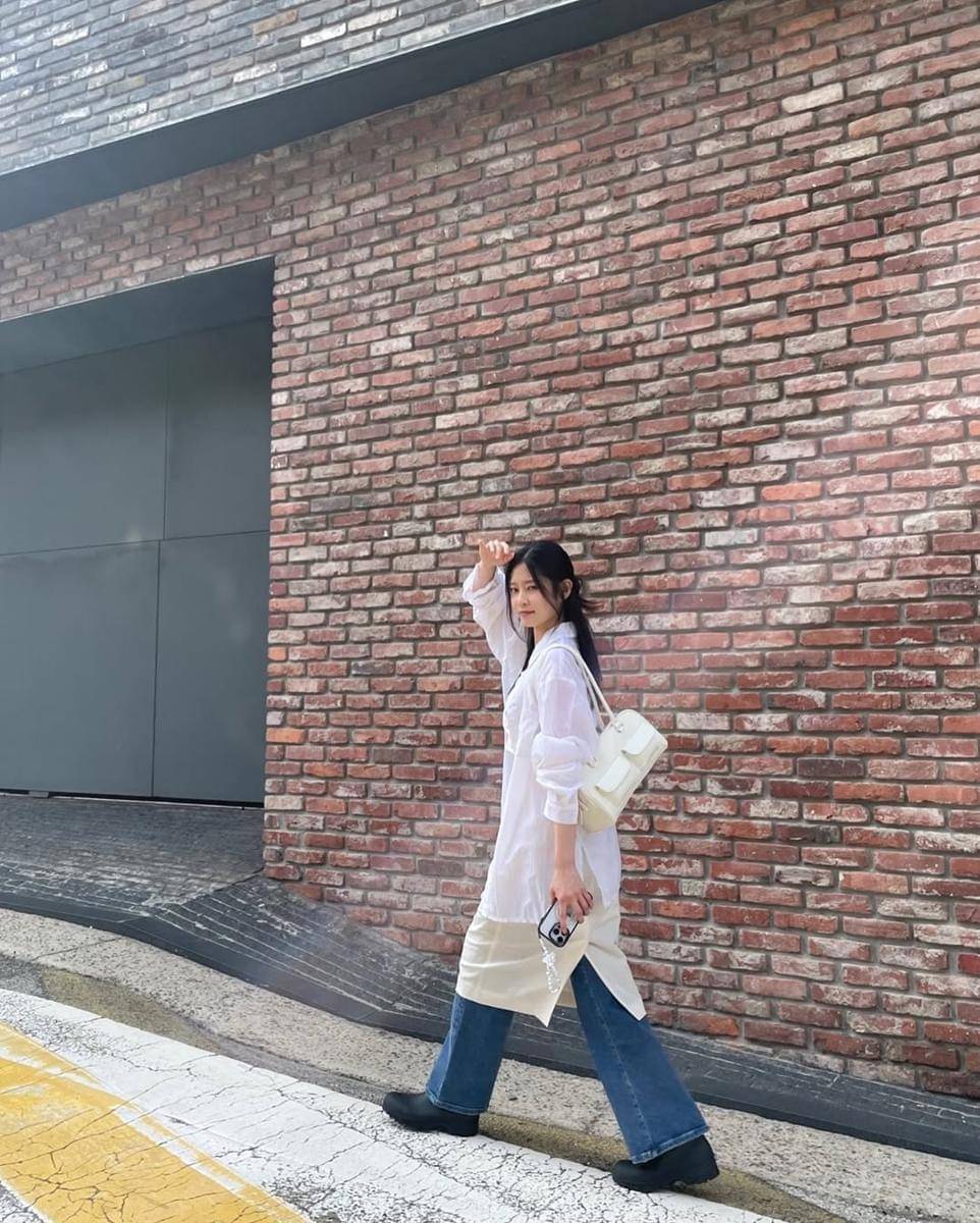 Inspirasi style ala Kim Min Ju