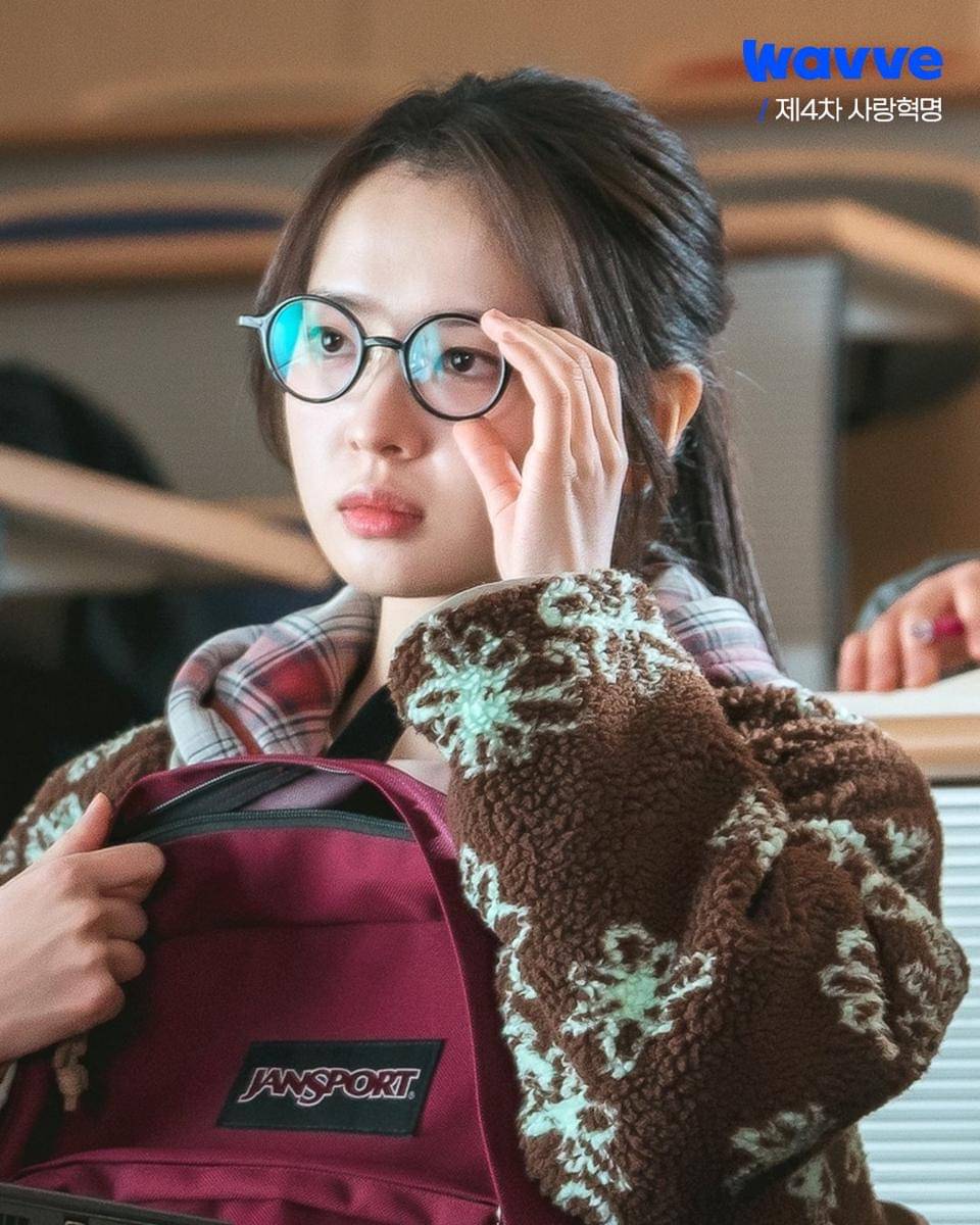 still cuts drama LOVE.exe