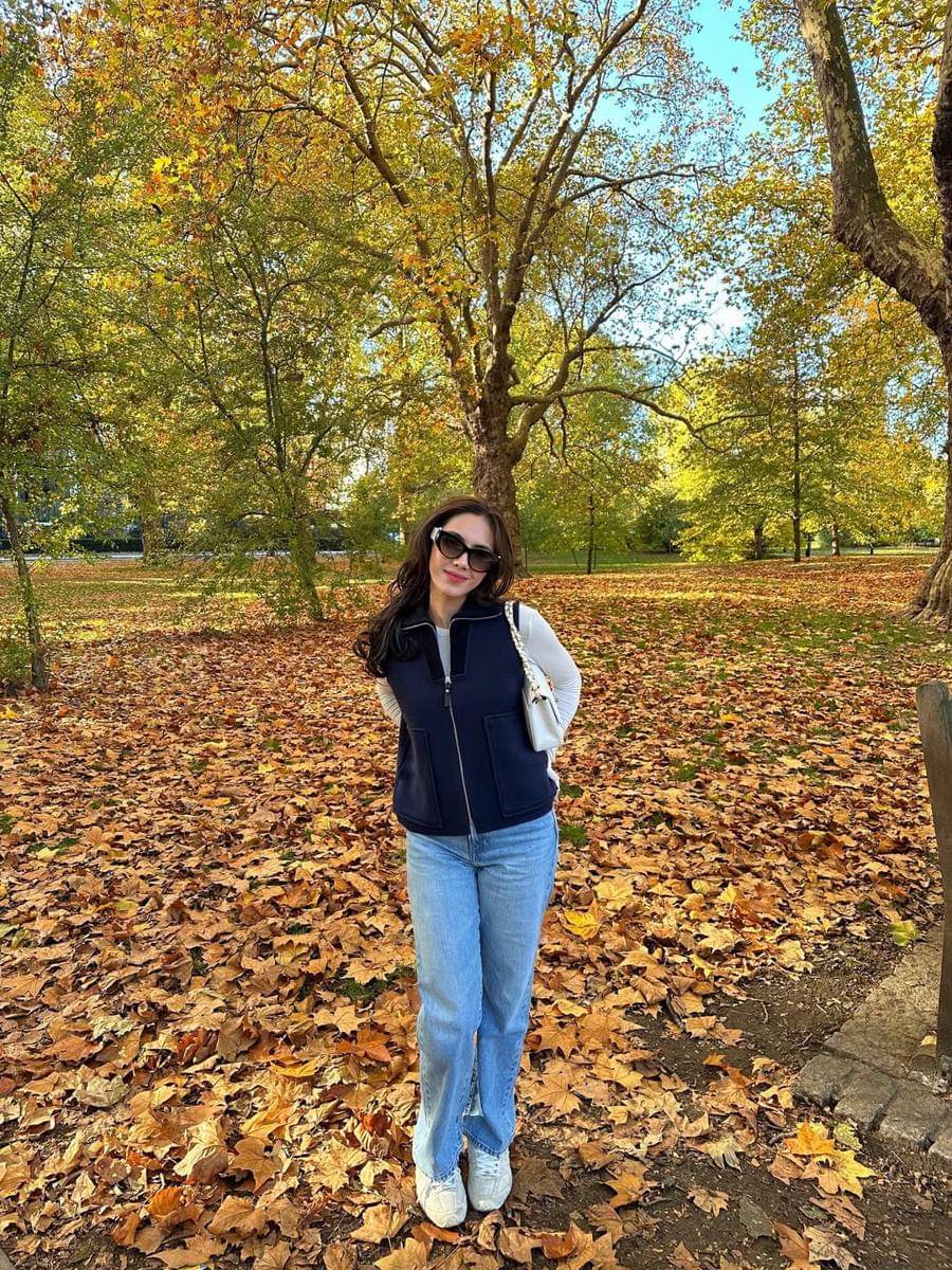 Syahra Larez liburan ke London saat musim gugur 2025