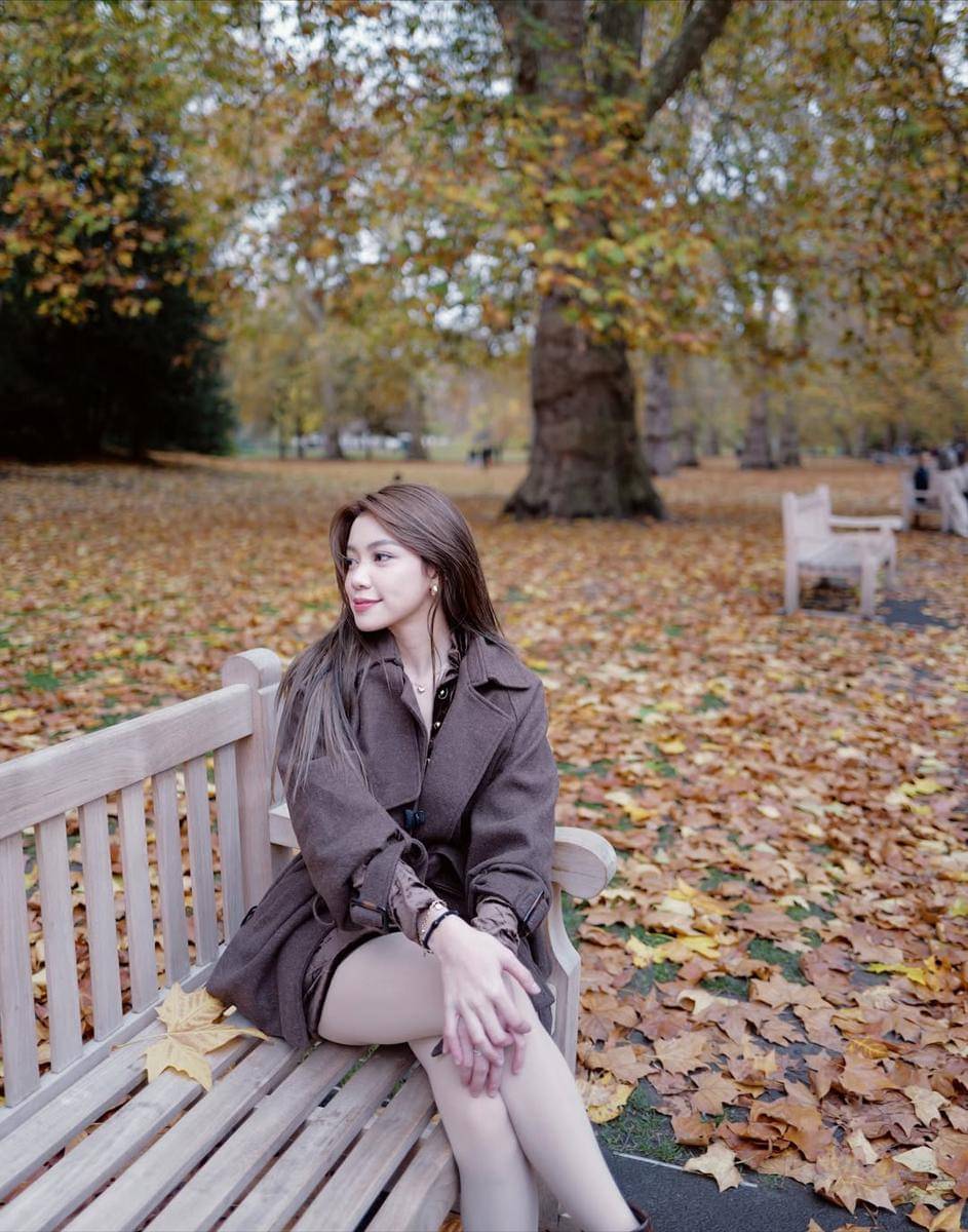 Regina Phoenix liburan musim gugur ke London