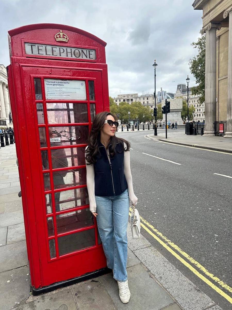 Syahra Larez liburan ke London saat musim gugur 2025