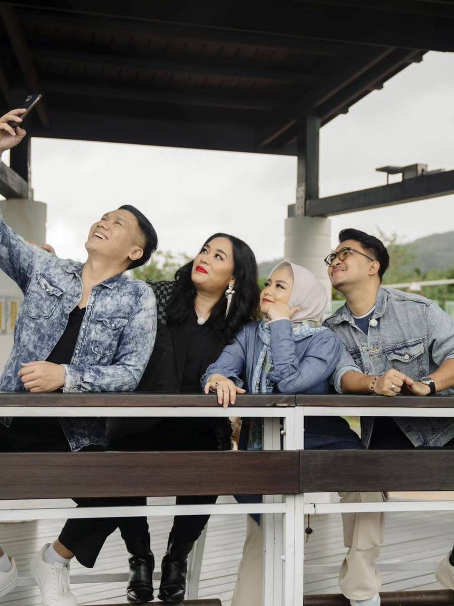 Tika Ramlan dan Sahabat liburan ke Kota Tamsui, Taiwan