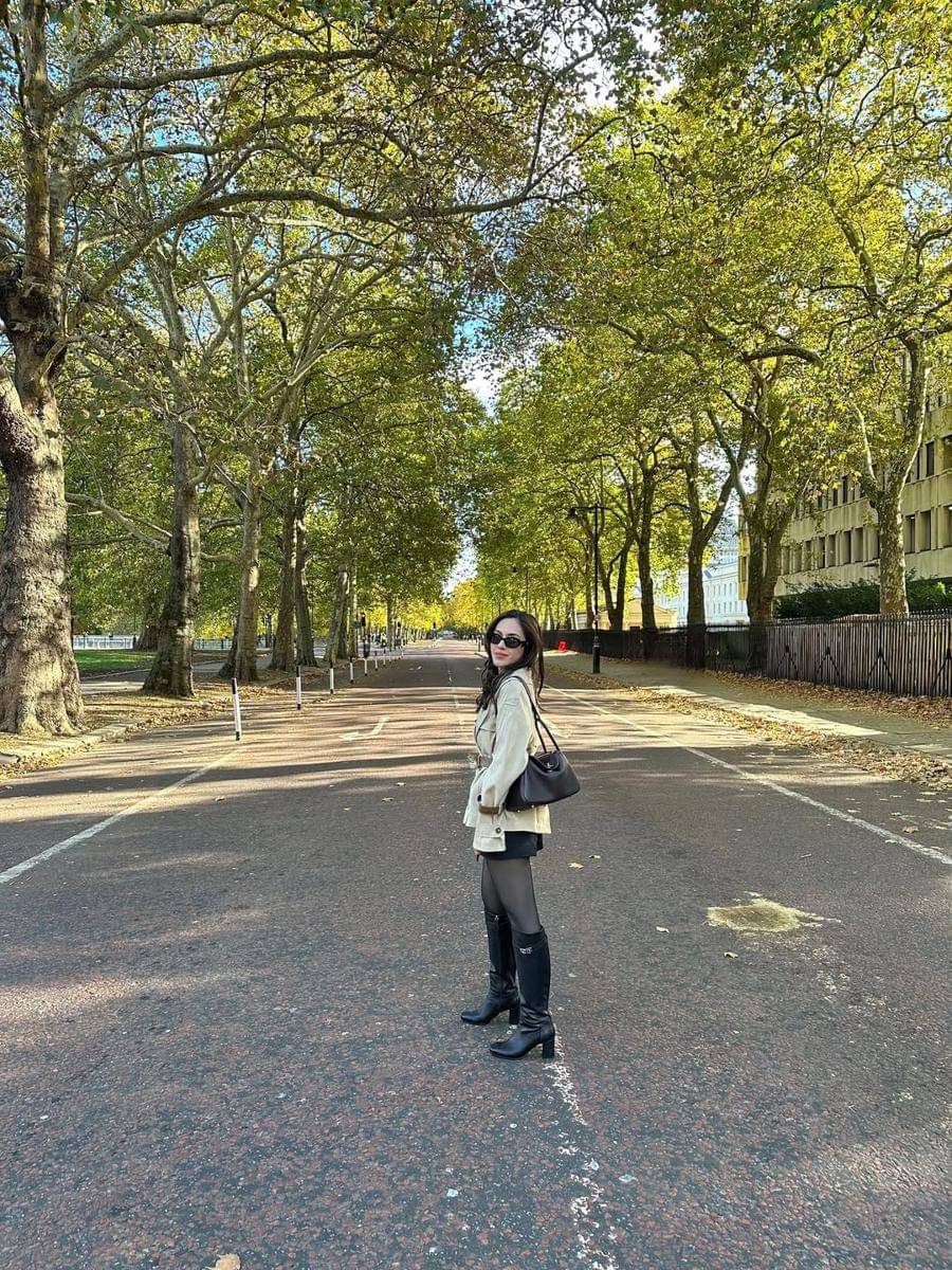 Syahra Larez liburan ke Paris saat musim gugur 2025