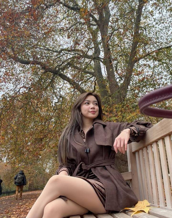 Regina Phoenix liburan musim gugur ke London