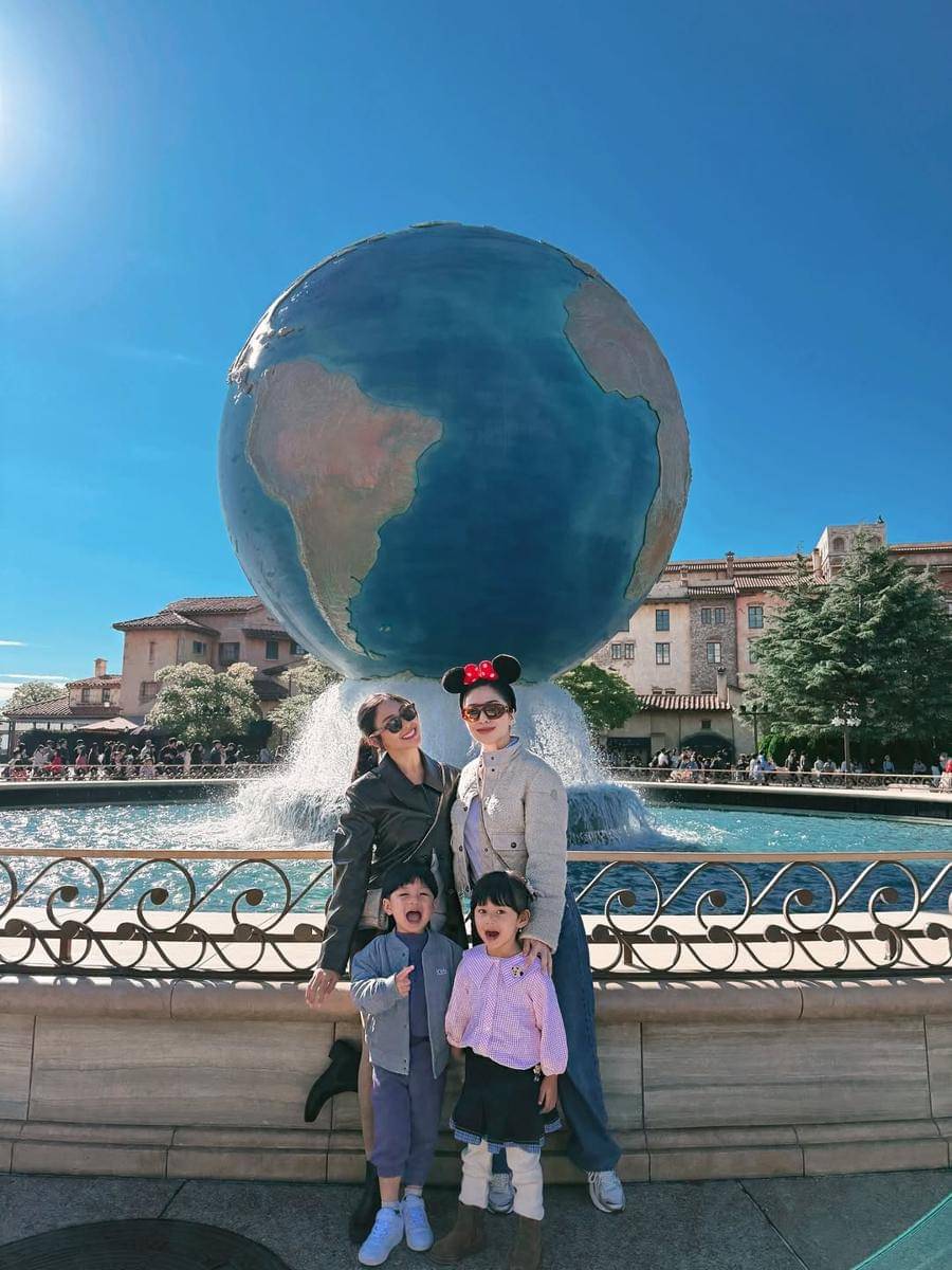 keluarga Winona Willy ke Disneyland Tokyo