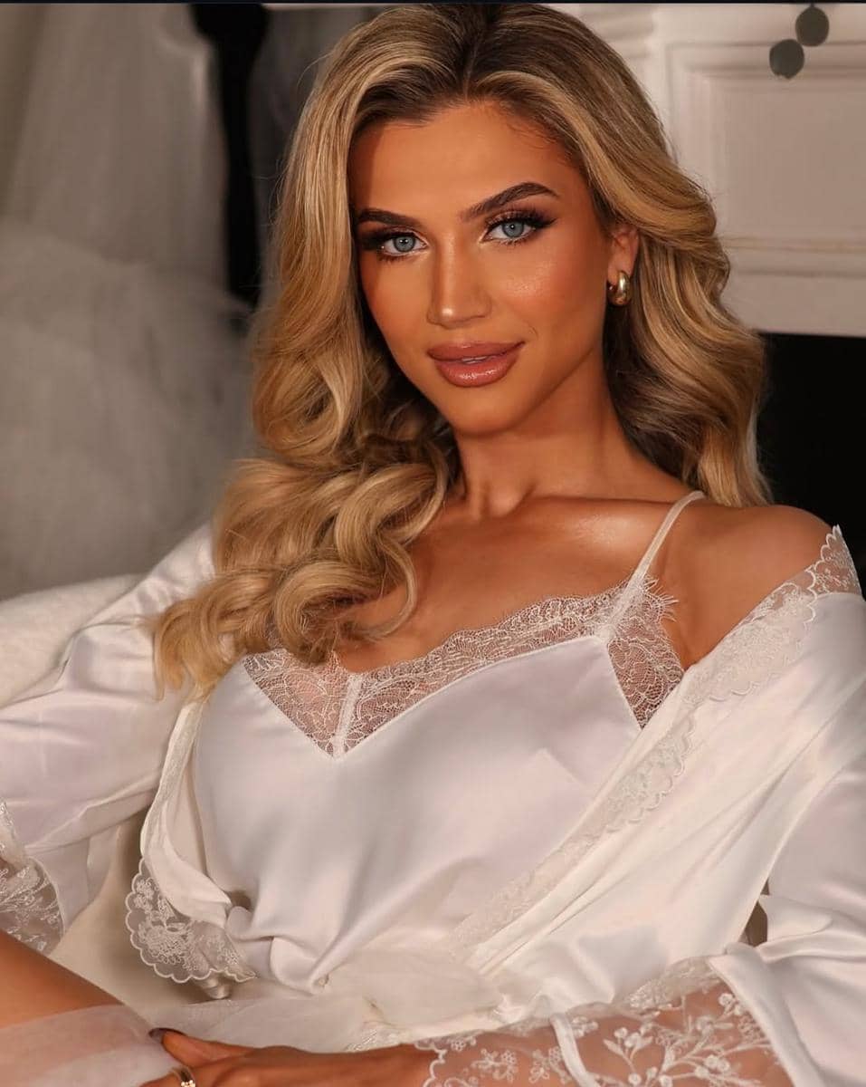 Potret Miss Charm Australia 2025, Nasia Delis