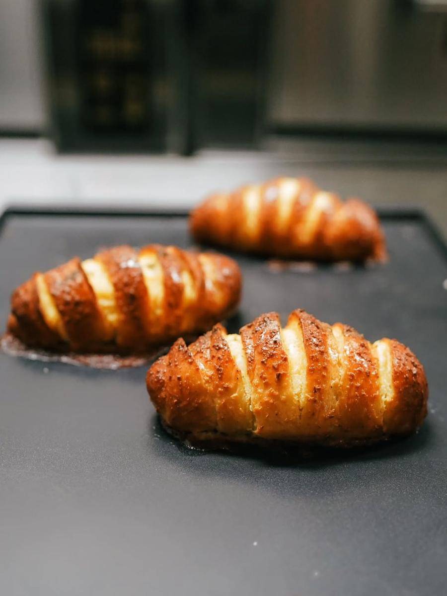 garlic cheese salt bread Daribu Coffee & Bakery