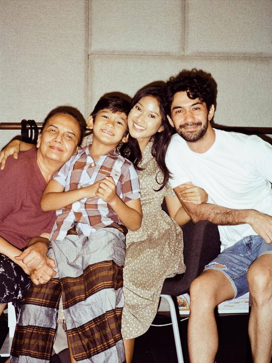 Potret di balik layar keluarga Claresta Taufan di film Pangku