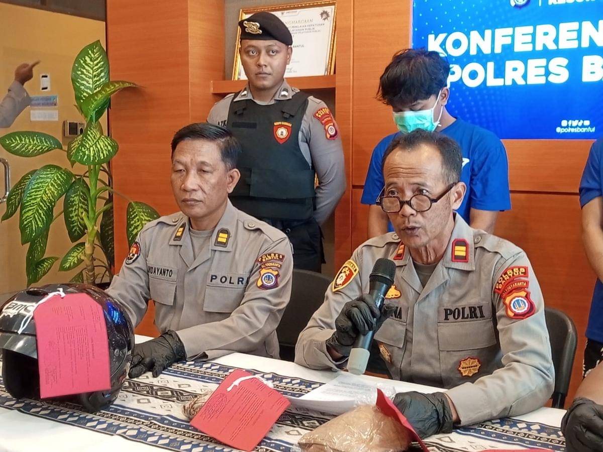 Nyamar Pakai Kerudung, 2 Pemuda Gagal Curi Motor Karena Masuk Jurang