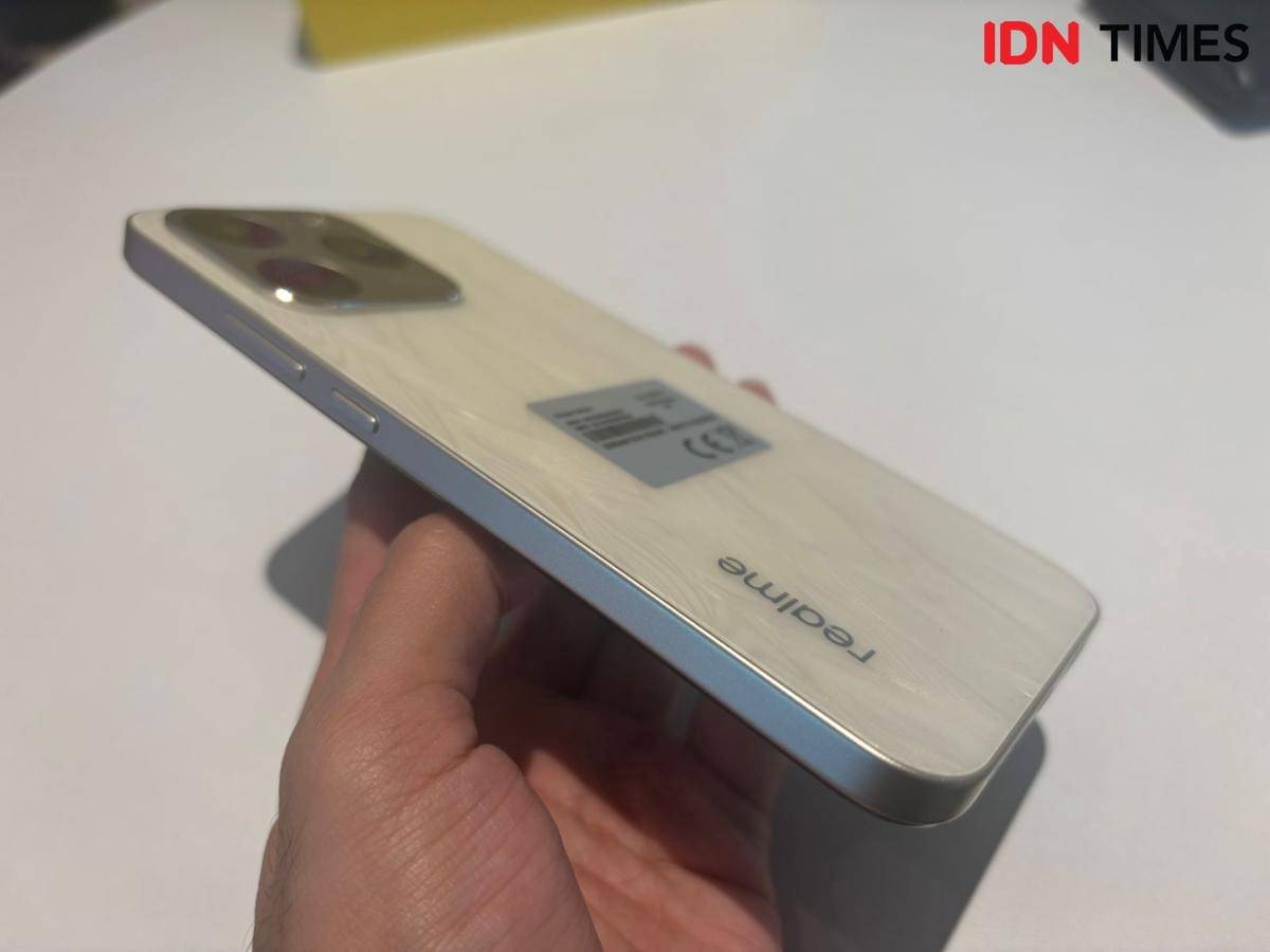 realme 15T 5G (IDN Times/Rifki Wuda)