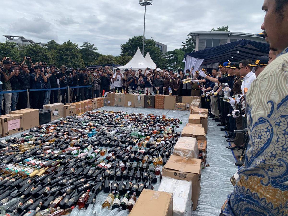 Pemusnahan barang langgar aturan cukai oleh di ICE BSD, Tangerang (IDN Times/Muhamad Iqbal)