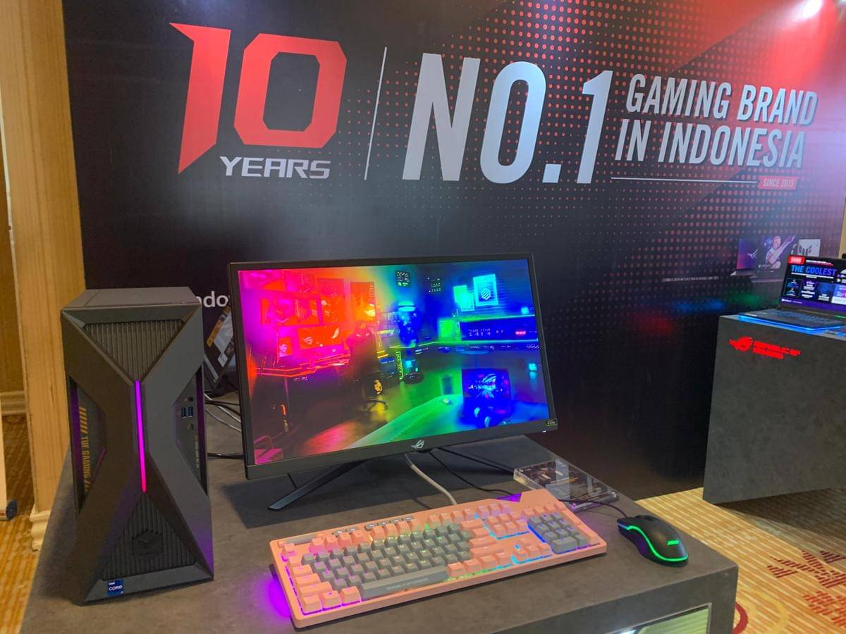 Laptop gaming terbaru dari Asus diperkenalkan di Sumut, Rabu (12/11/2025) (IDN Times/Doni Hermawan)