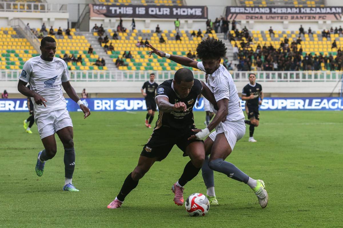 antarafoto-psm-makassar-kalahkan-dewa-united-1762929708 (1).jpg