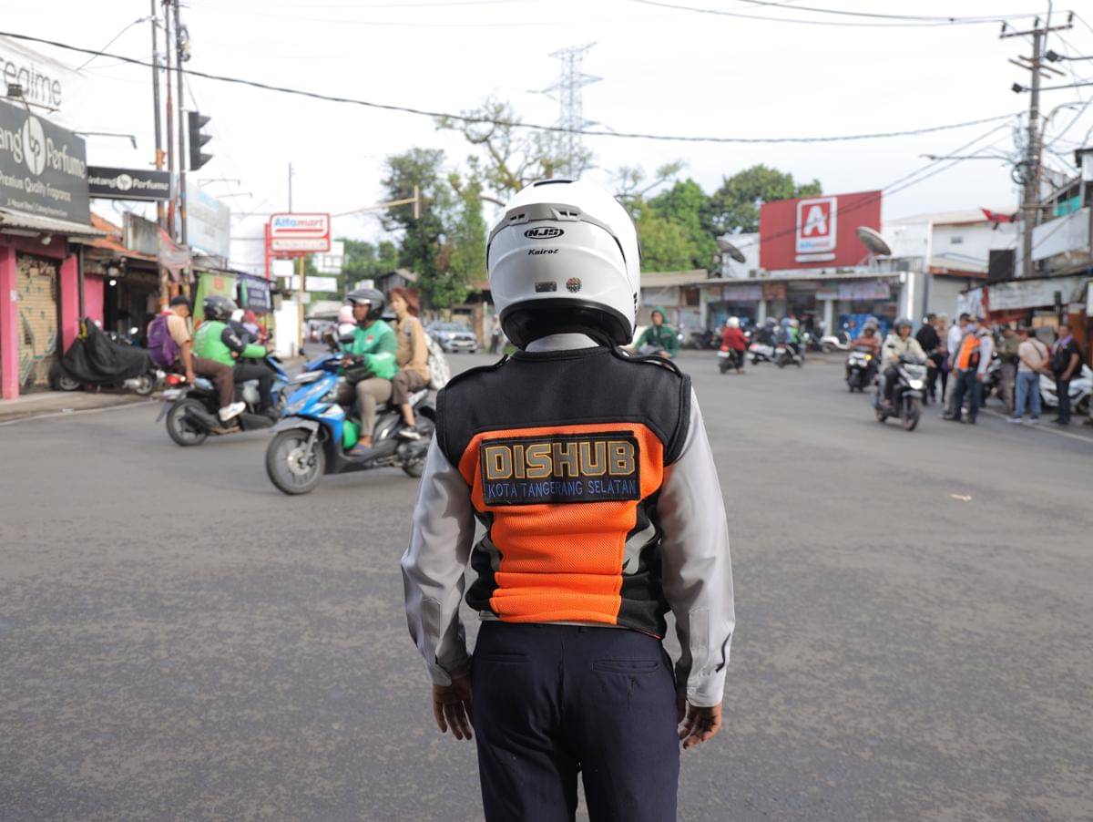 Dishub Tangsel uji coba lampu lalu lintas di Simpang Duren (Dok. Pemkot Tangsel)