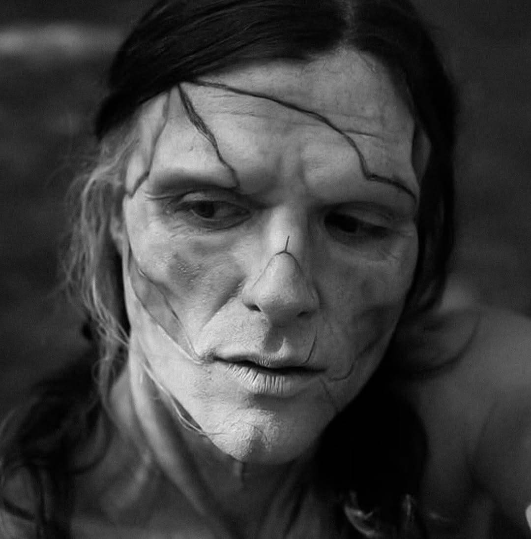 Selfie Jacob Elordi di set Frankenstein