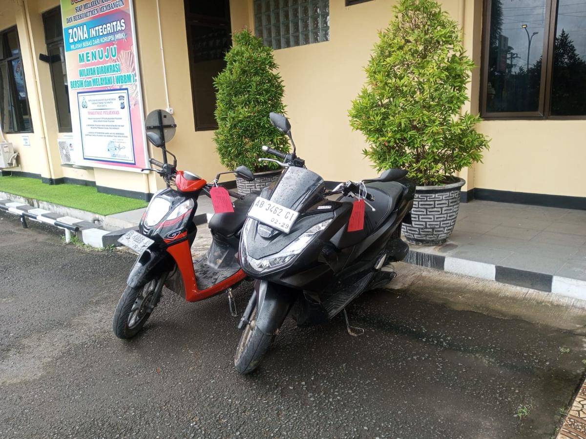 Nyamar Pakai Kerudung, 2 Pemuda Gagal Curi Motor Karena Masuk Jurang