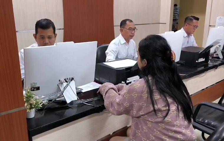 Mahasiswi berinisial RA melapor ke Polda Sumsel usai mengalami penganiayaan oleh mantan pacar (IDN Times/Rangga Erfizal)