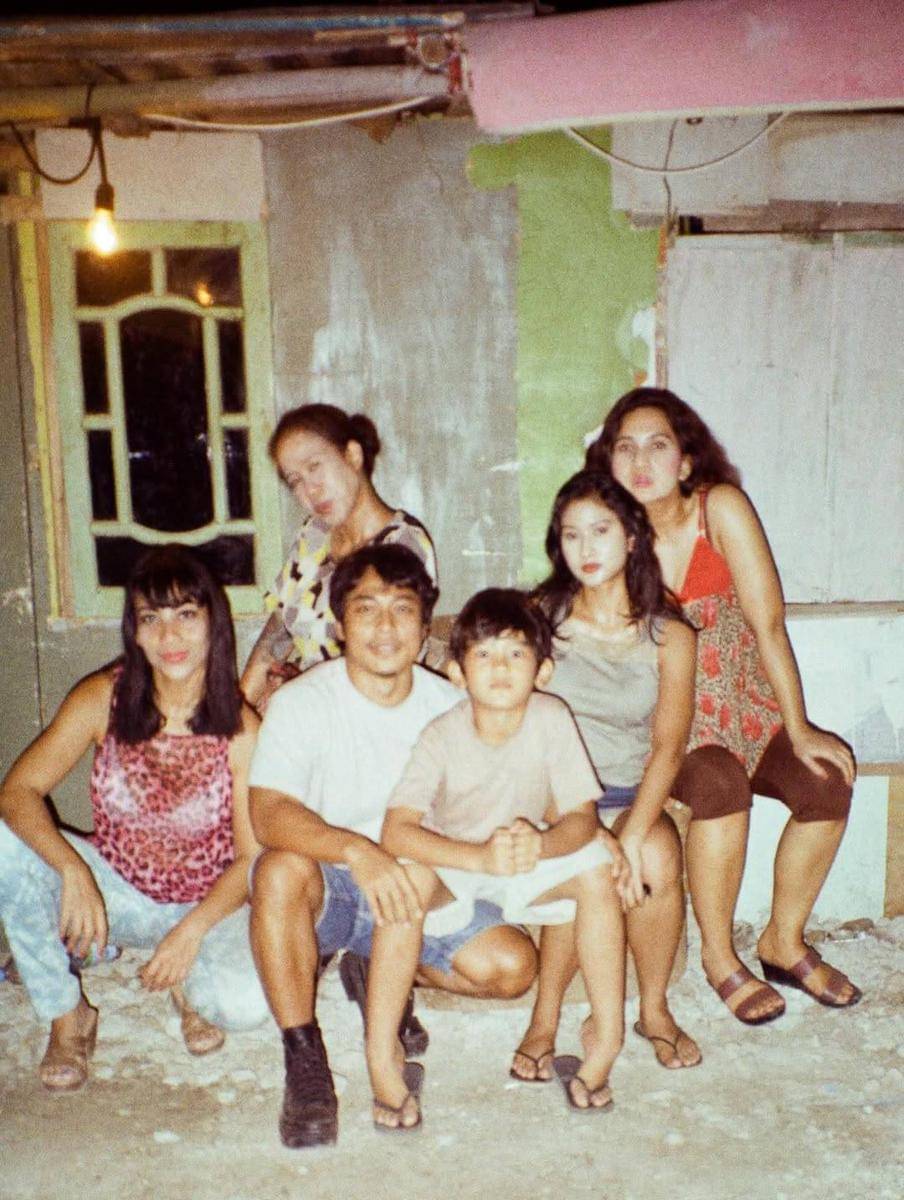 Potret Kompak Teman Sartika di Balik Layar Film Pangku