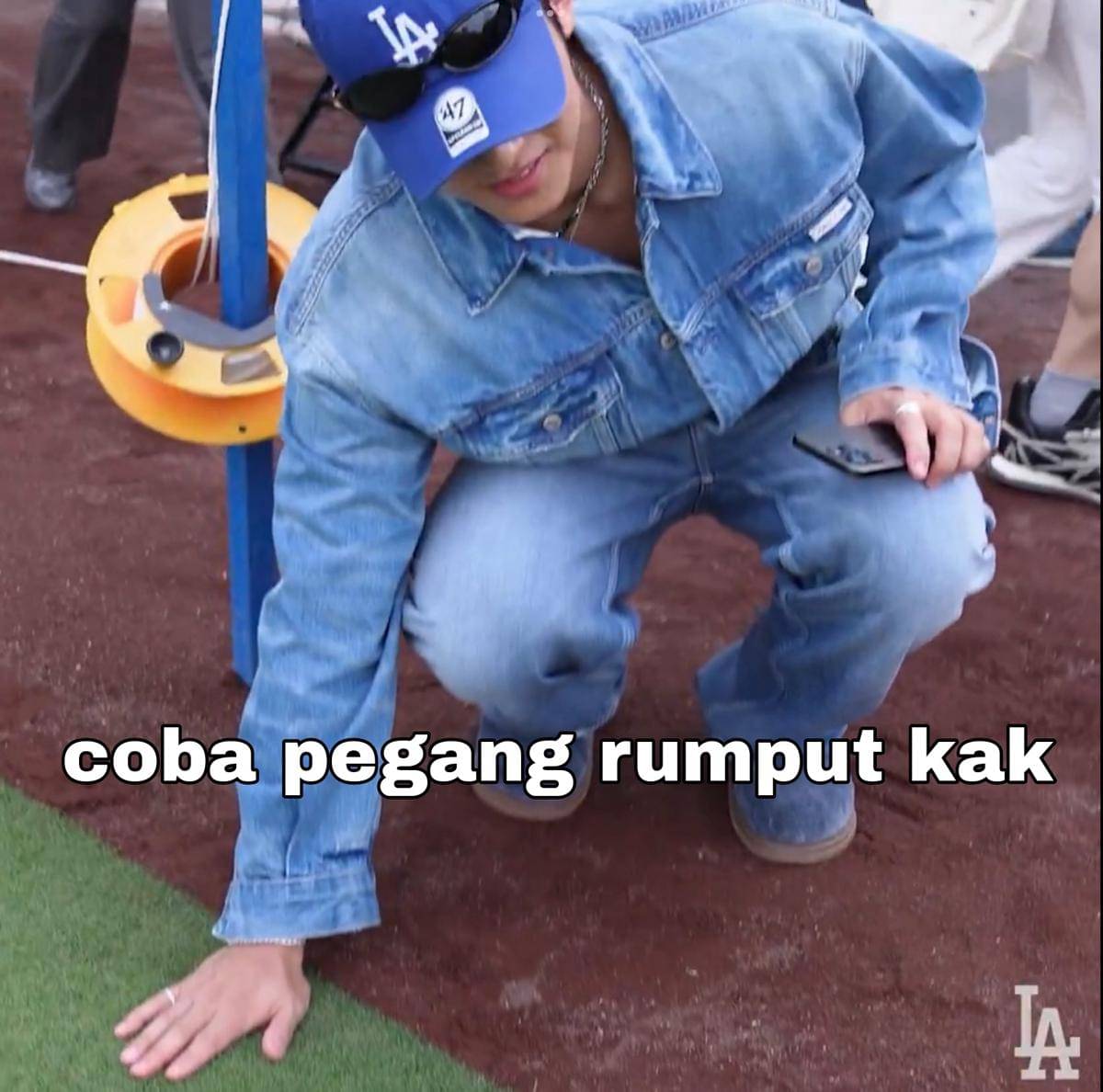 meme war fandom KPop