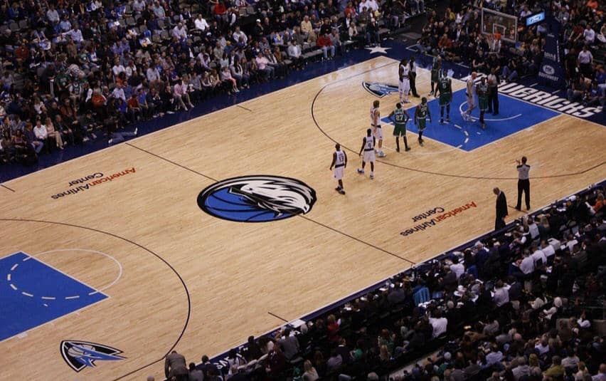 ilustrasi lapangan basket Dallas Mavericks