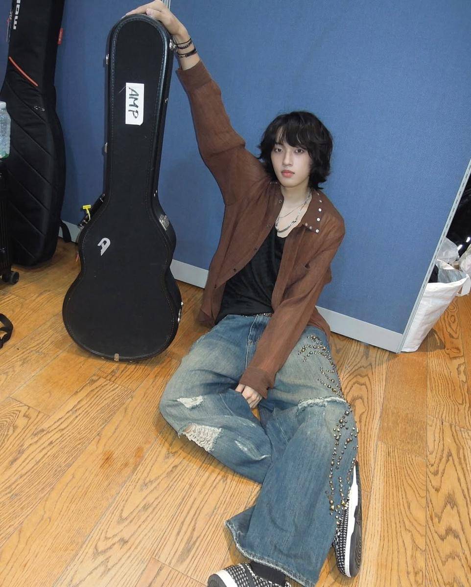 Outfit ala member AxMxP