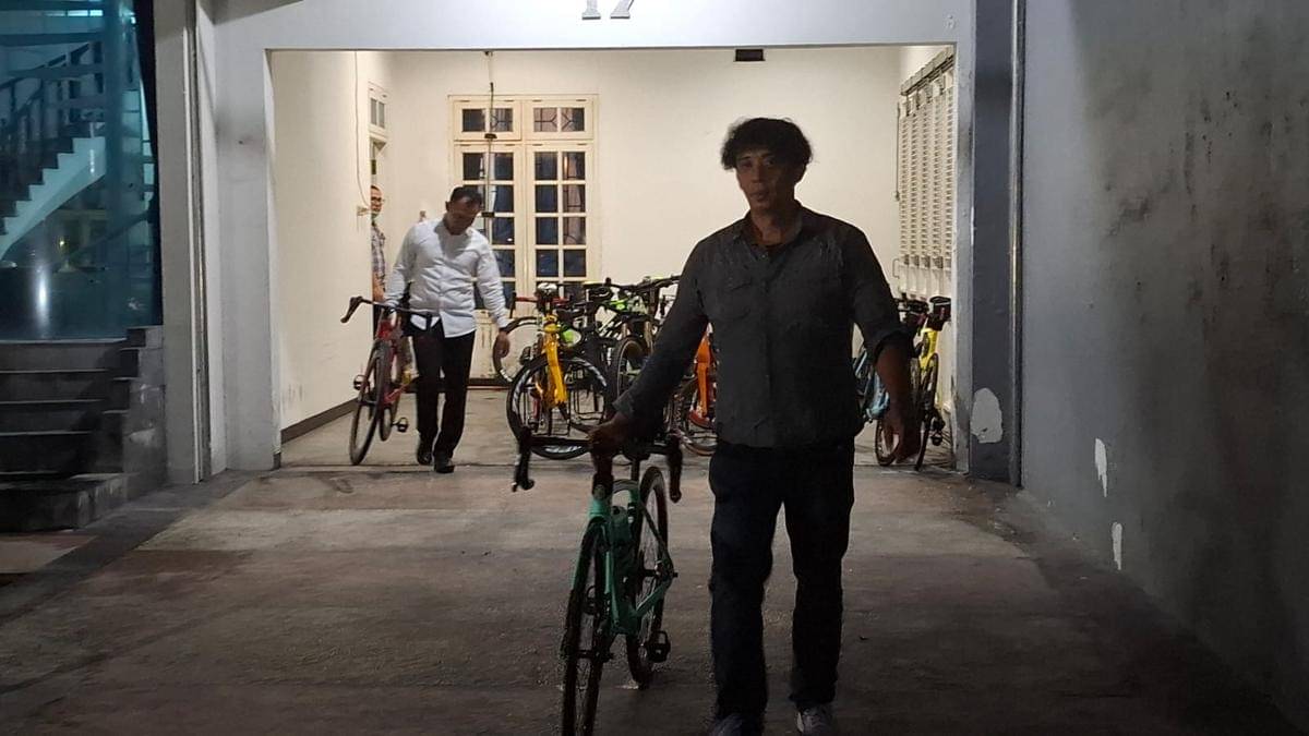 Penyidik KPK sita 25 sepeda mewah dari rumah dr. Yunus Mahatma dirut RSUD dokter Harjono Pomorgo tersangka suap dan gratifikasi bupati Sugiri Sancoko. IDN Times/Riyanto.