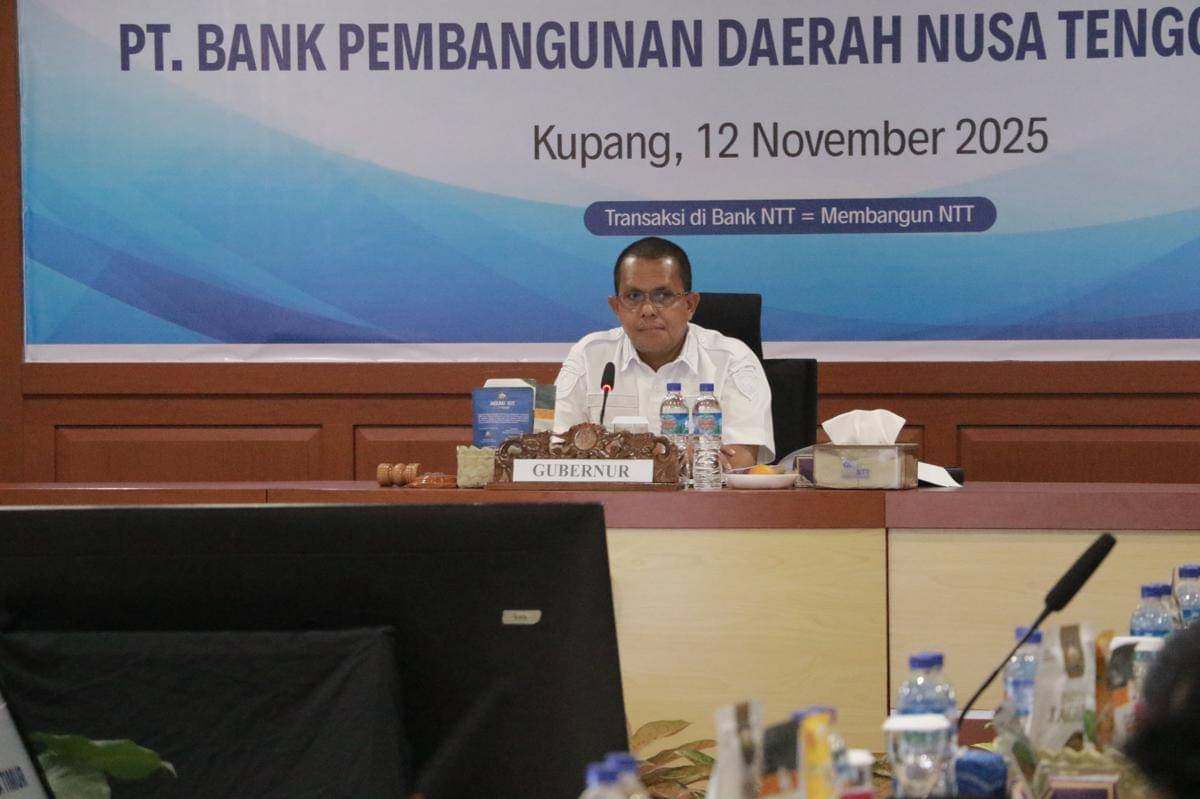 Gubernur NTT Melki Laka Lena dalam RUPS LB Bank NTT. (Dok Humas Pemprov NTT)
