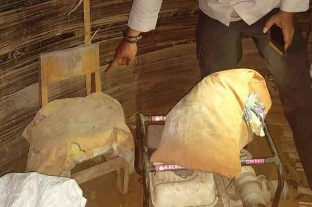 Barang bukti bantal di kasus tewasnya bayi yang baru dilahirkan ibu di Kupang. (Dok Polres Kupang)