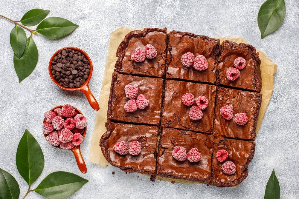 ilustrasi mendiamkan brownies sebelum dipotong