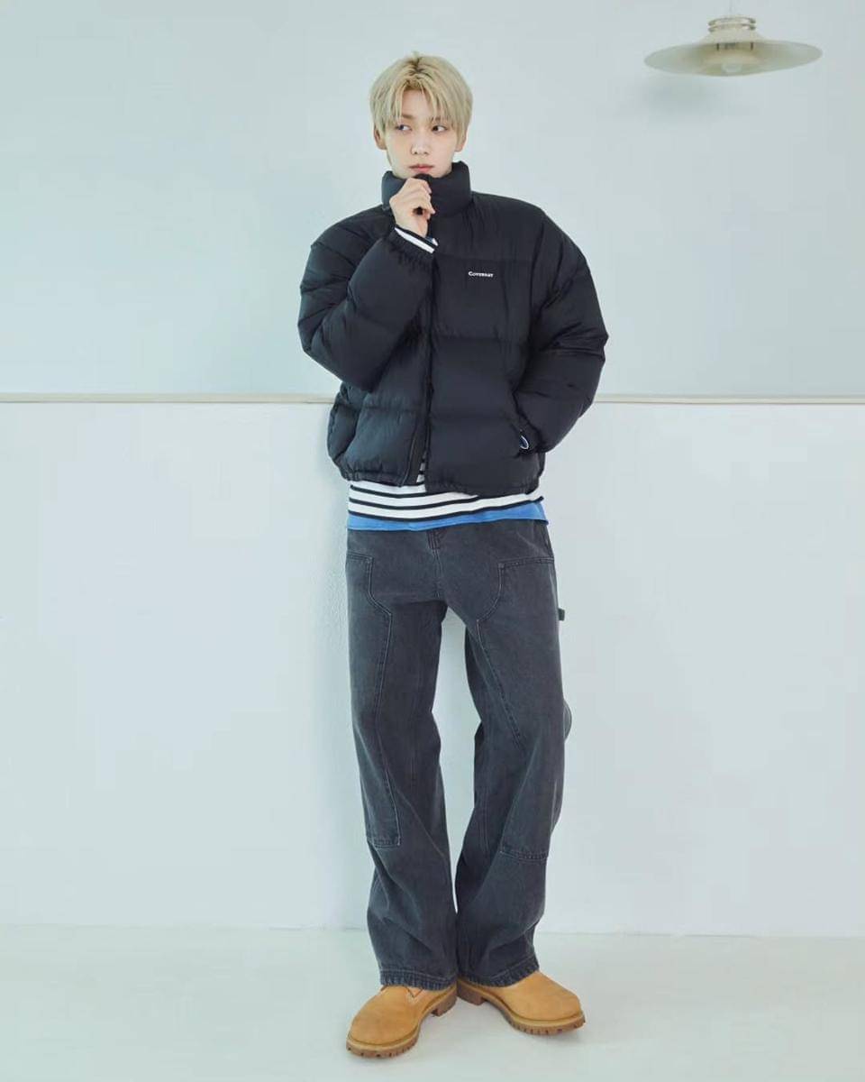 ide padu padan celana jeans ala Soobin TXT