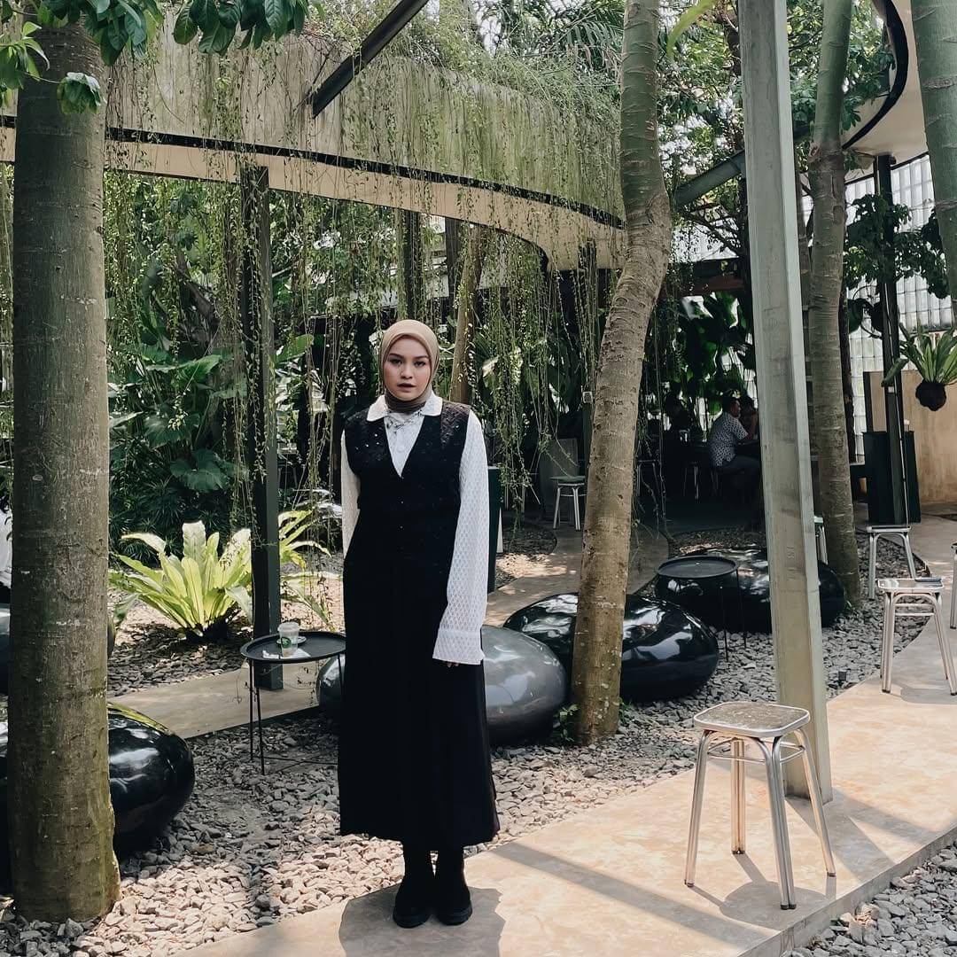 outfit layering Salma Salsabil