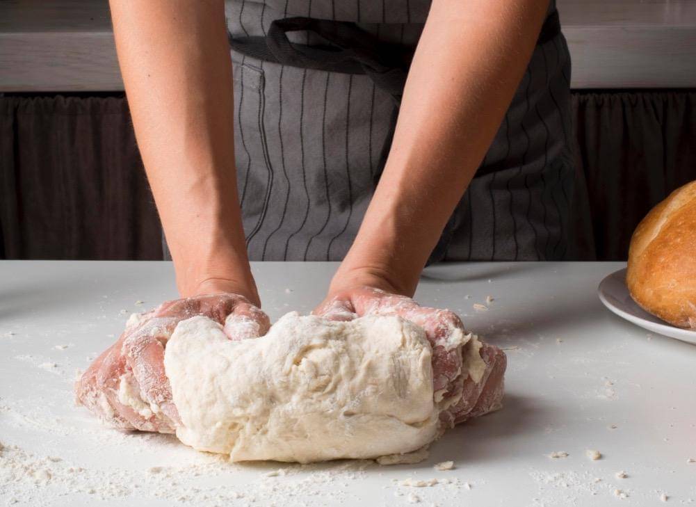 ilustrasi adonan gemblong ketan