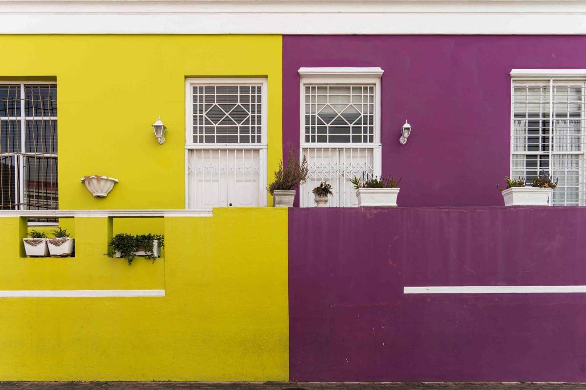 cat rumah kuning dan ungu