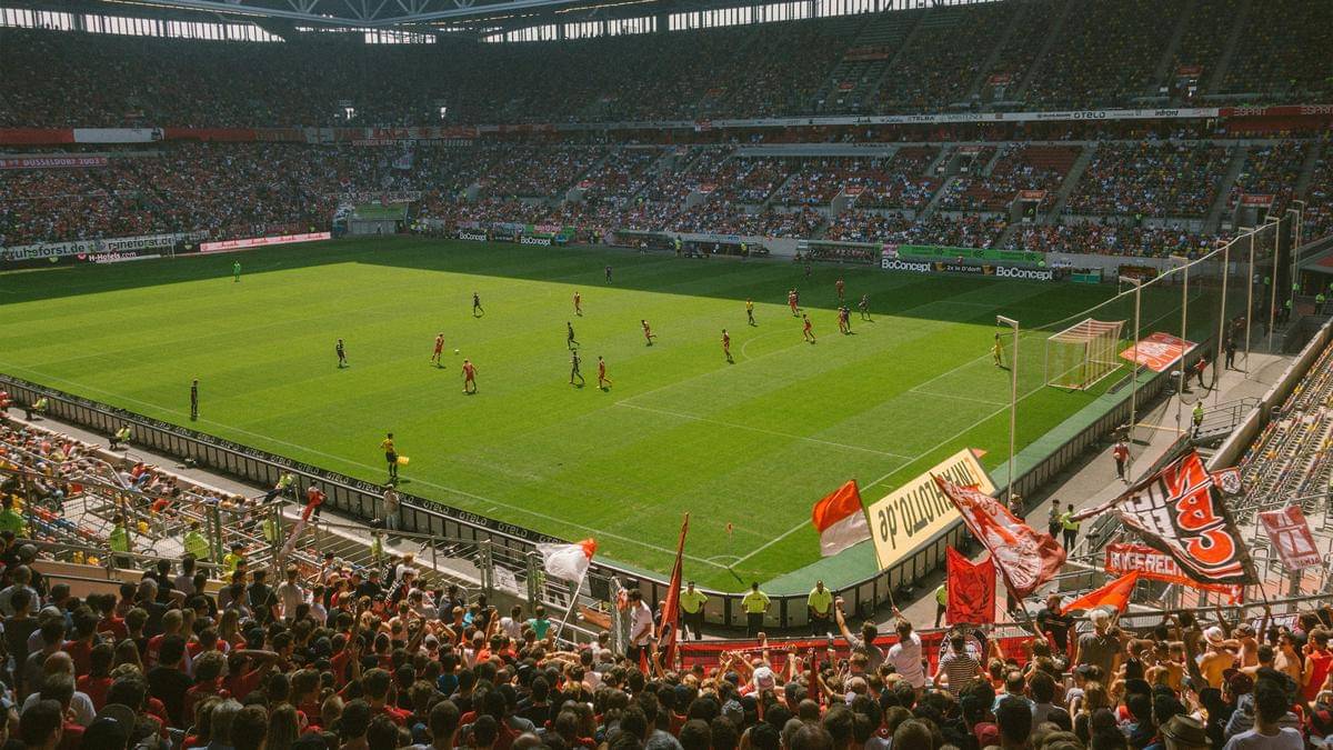 ilustrasi pertandingan sepak bola