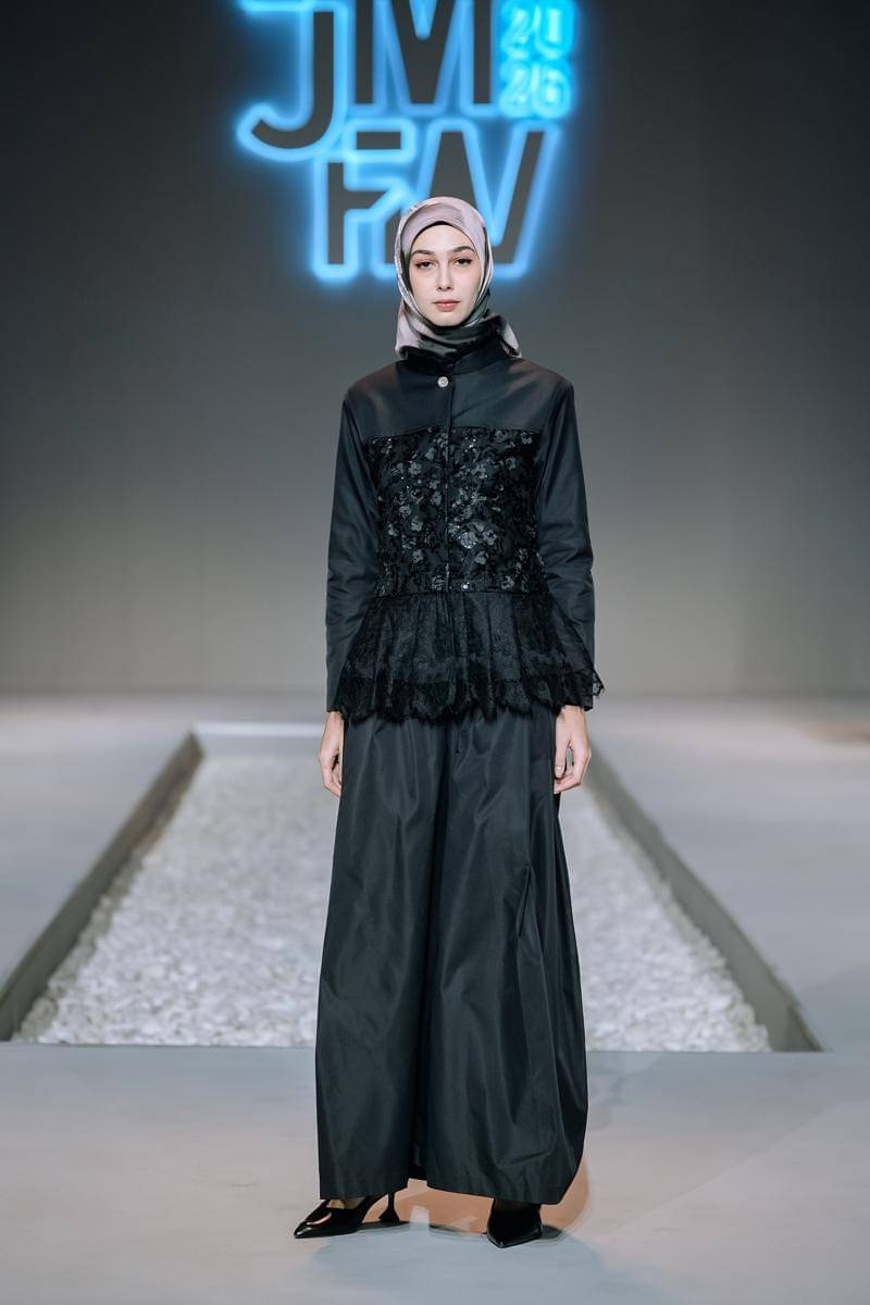 Koleksi Kudung “Noir” JMFW 2025