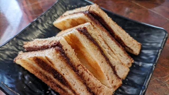 ilustrasi roti bakar 