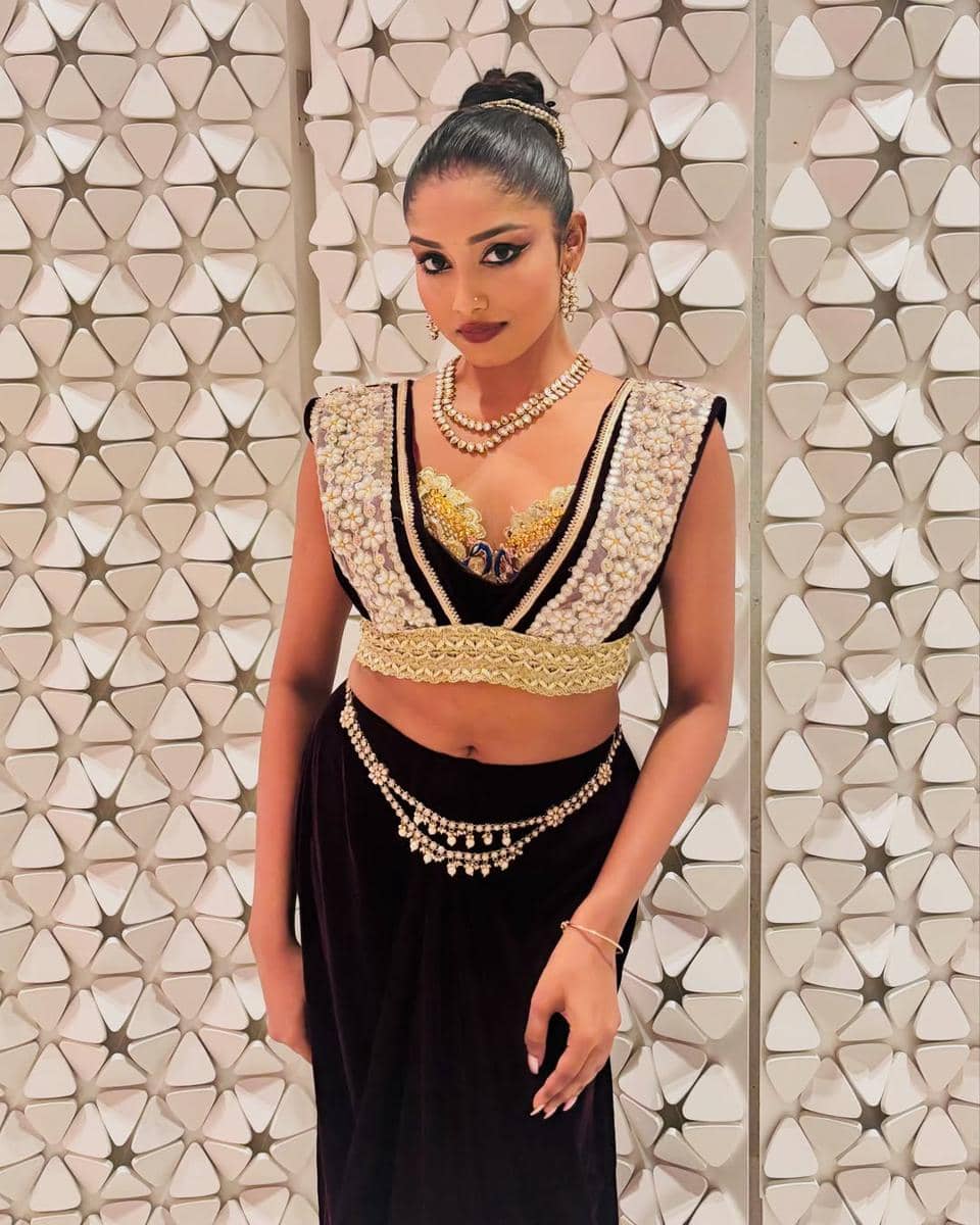 potret Sheneli Romaya, Miss International Sri Lanka 2025