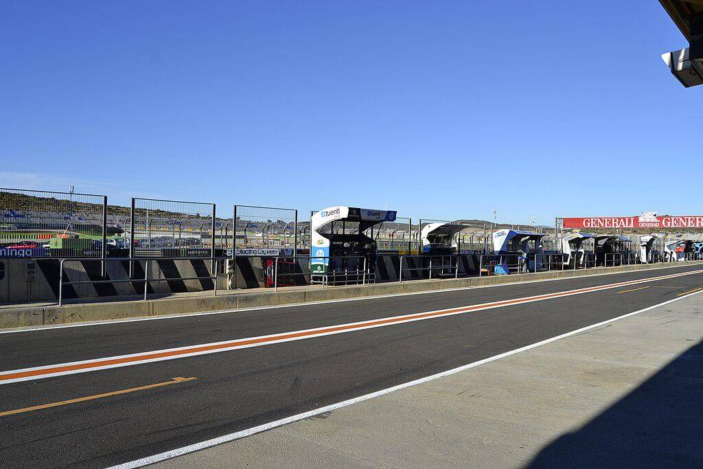 tampilan area paddock Sirkuit Ricardo Tormo