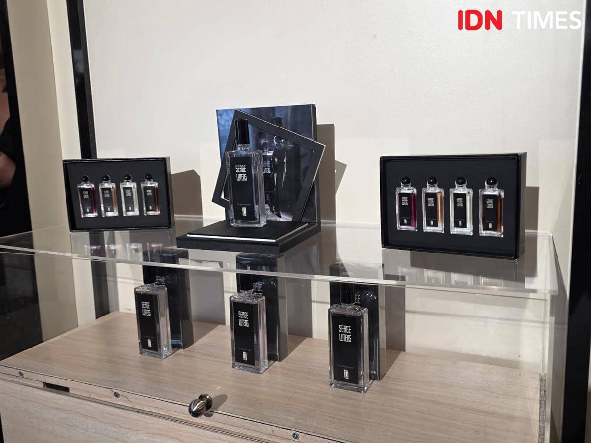 Serge Lutens merilis koleksi baru dari Collection Noire, Le Perce-Vent dan membuka pop-up store di Grand Indonesia Skybridge
