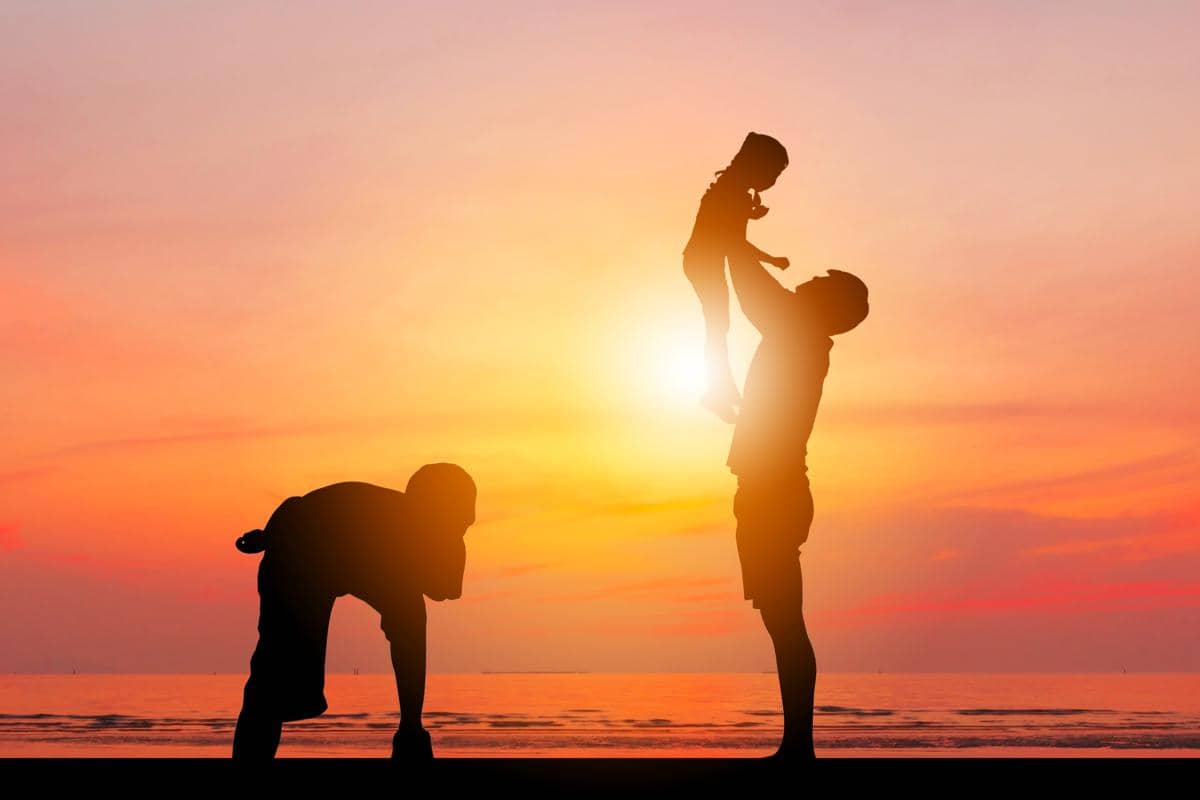 https://www.vecteezy.com/photo/6714975-silhouette-of-father-and-two-kids-having-fun-on-sunset-happy-family-concept