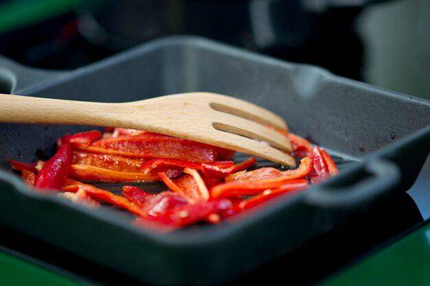 ilustrasi cabai disangrai