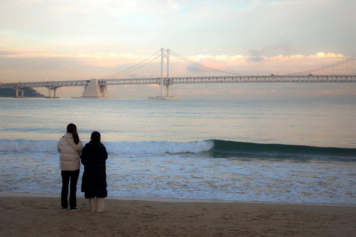 ilustrasi liburan di Busan 