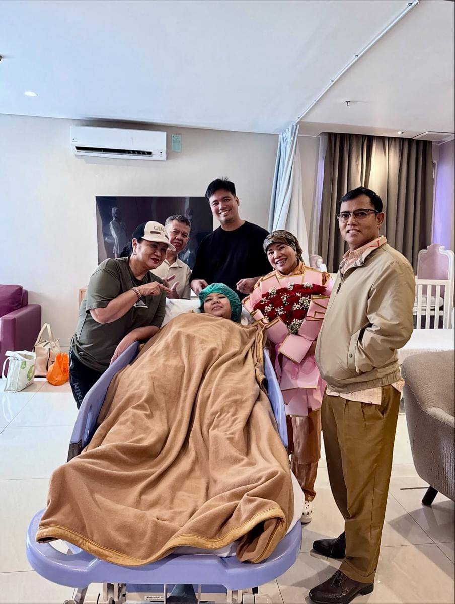 Indah instri Frans Faisal melahirkan