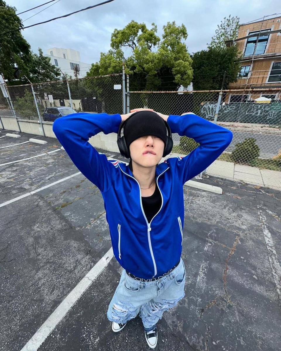 gaya kasual sporty keren ala Yeonjun TXT