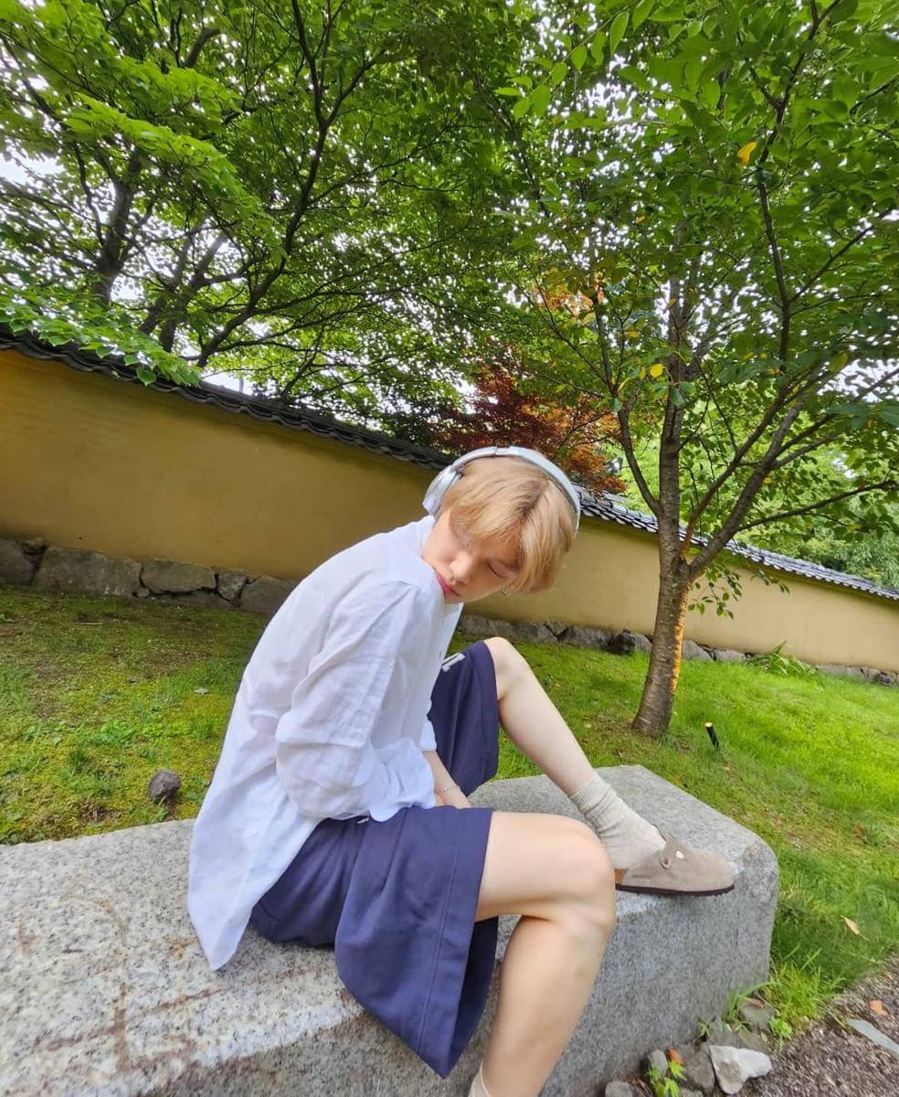 gaya kasual sporty keren ala Yeonjun TXT