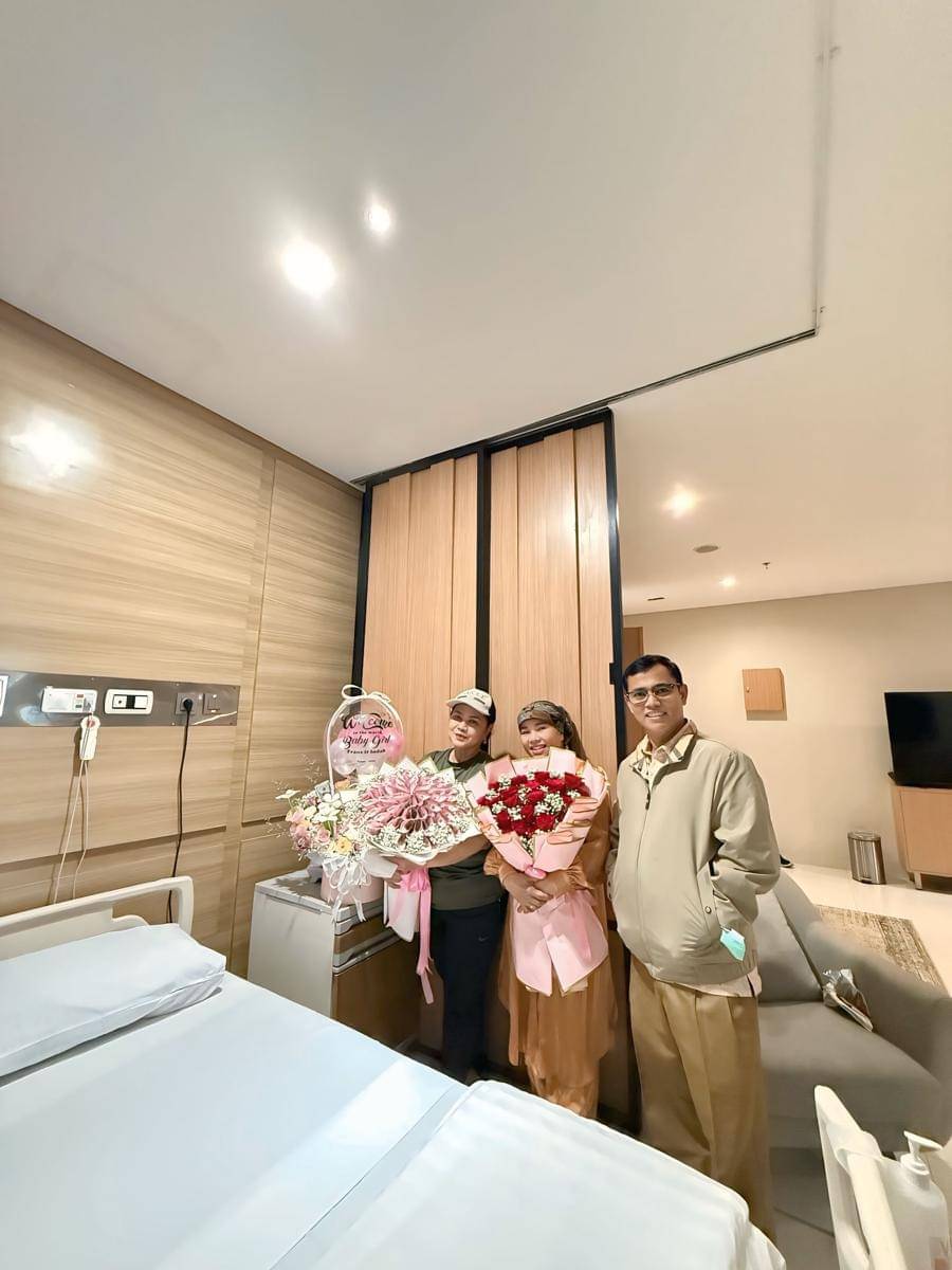 Indah instri Frans Faisal melahirkan