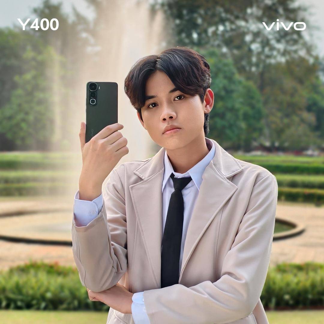 Sandy Clash of Champions Season 1 memegang vivo Y400